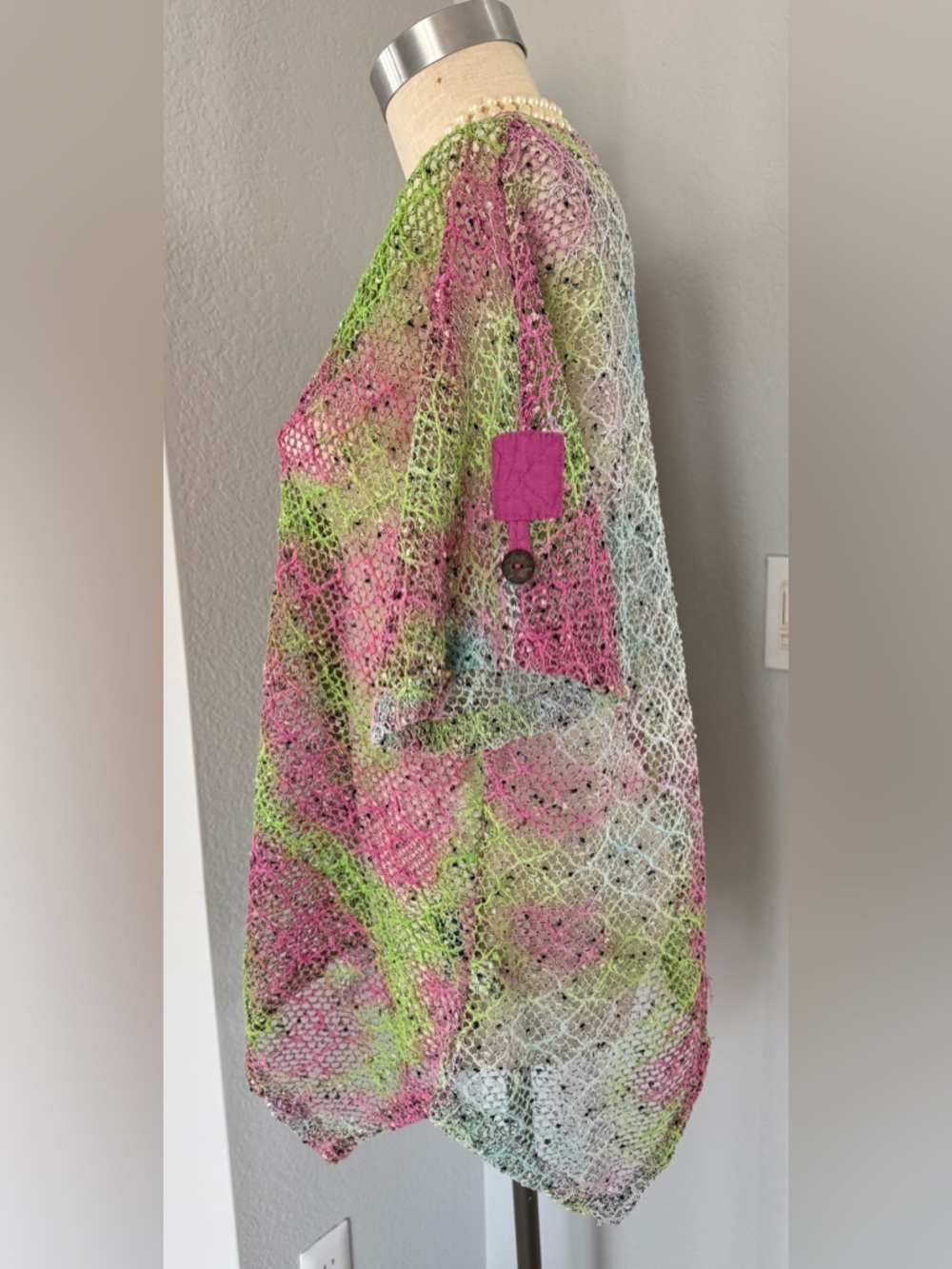 Coconut Shell Button Open-Knit Pink & Green Women's Top 1X - Picture 4 of 10